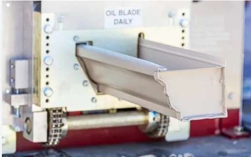 Seamless gutter machine K-style fabrication on site